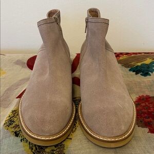 Seychelles Suede “Out of Here”
Ankle‎ Boots Size 7.5